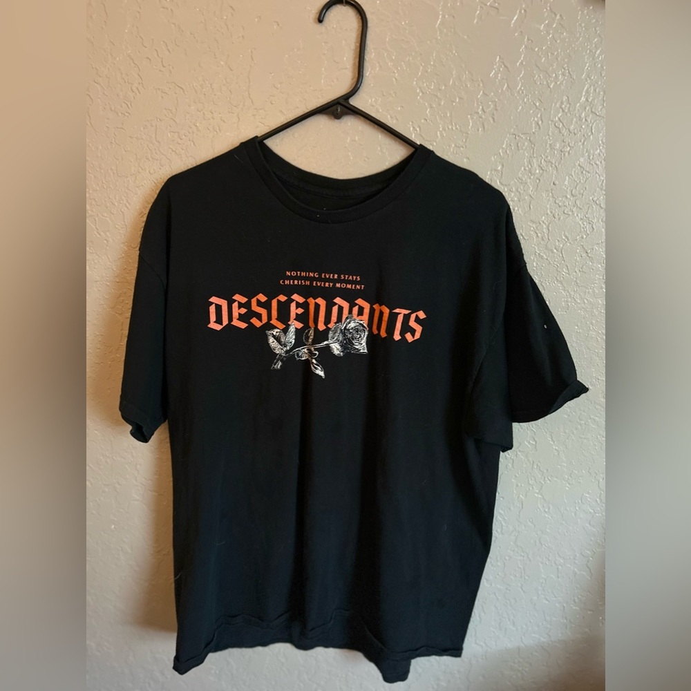 Descendants XL Black Rose Orange Text Black T Shirt